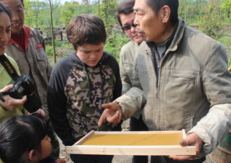 Learning about honey from the Honeyman.